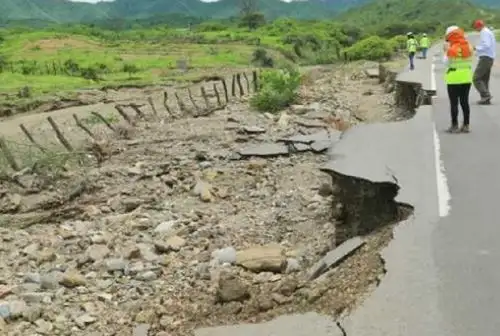 Vía afectada por las intensas lluvias. Foto: ANDINA/difusión.