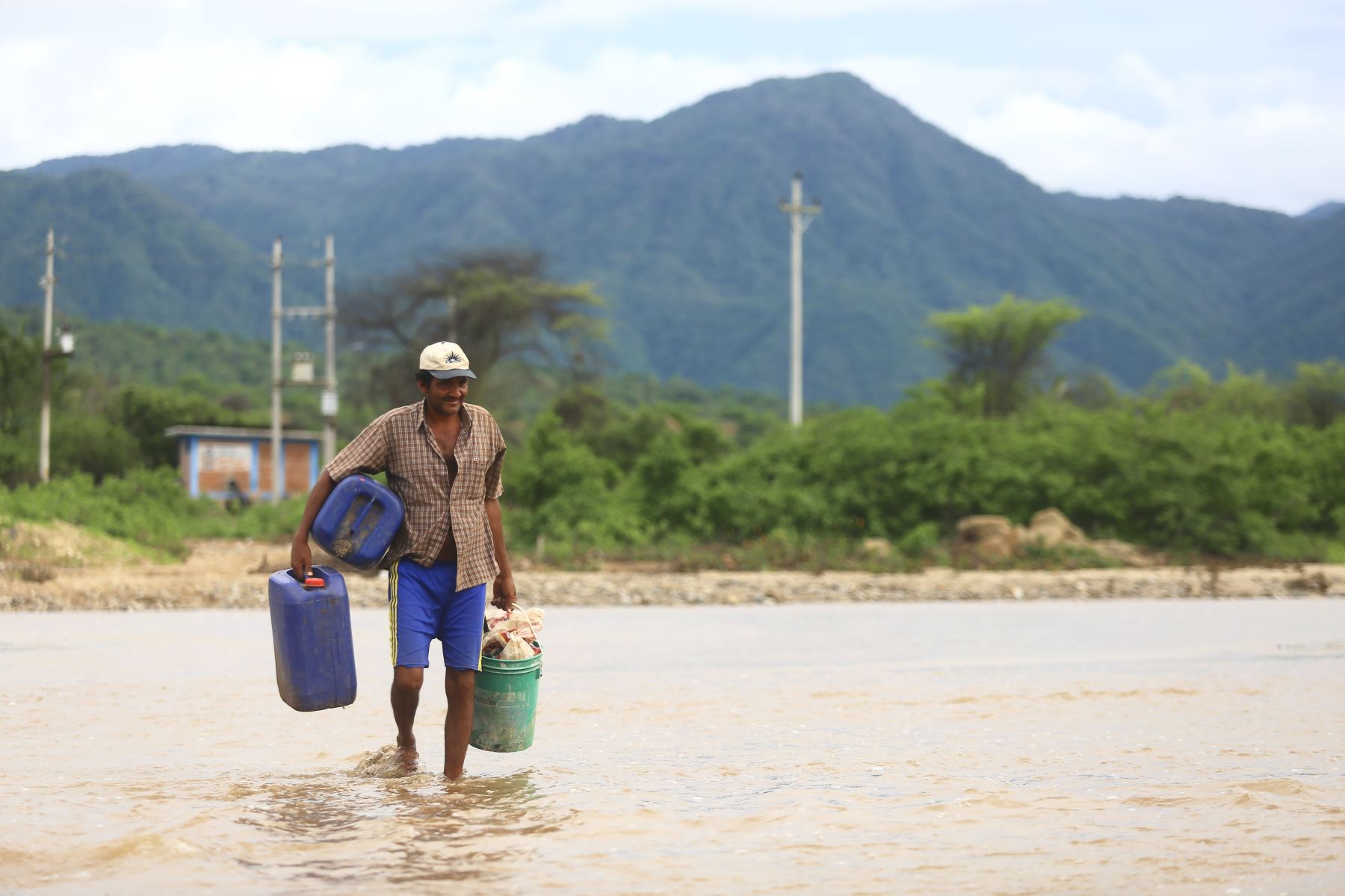 Las intensas lluvias relacionadas al ciclón Yaku han originado inundaciones en diversas partes del país. ANDINA/Ricardo Cuba