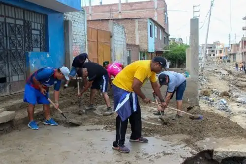 Los vecinos claman pidiendo ayuda en víveres y en material para reconstruir sus casas.