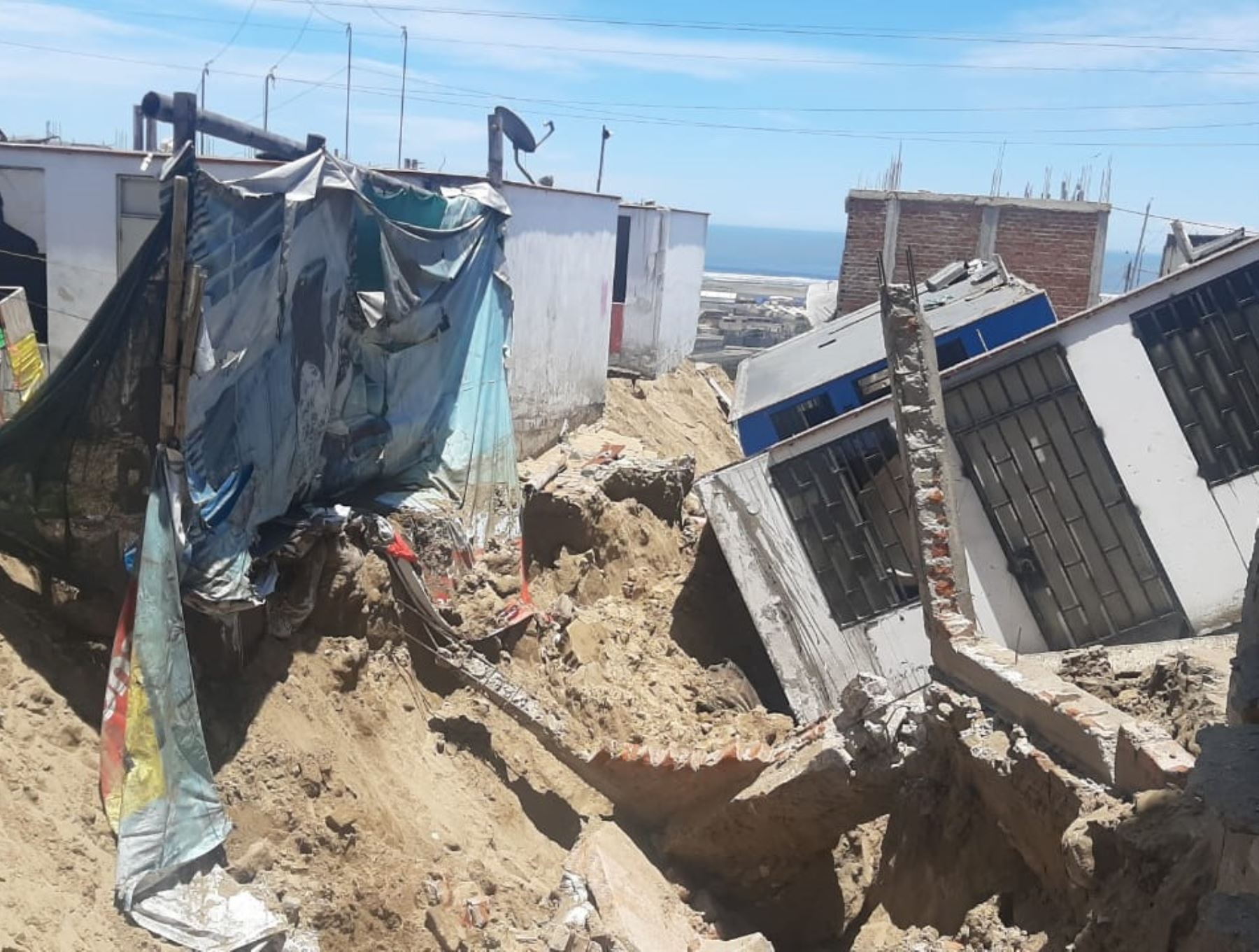 Lluvias intensas en la provincia de Trujillo causaron el colapso de varias viviendas en el distrito de Salaverry. Foto: Luis Puell