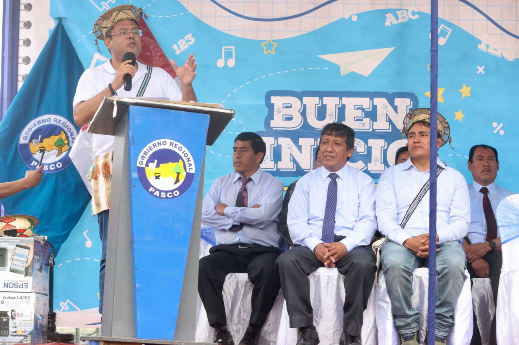 Ministro de Justicia y Derechos Humanos, José Tello Alfaro, supervisó el buen inicio del año escolar 2023 en la I.E. 34618 Remigio Morales Bermúdez de Puerto Bermúdez, Oxapampa, región Pasco.