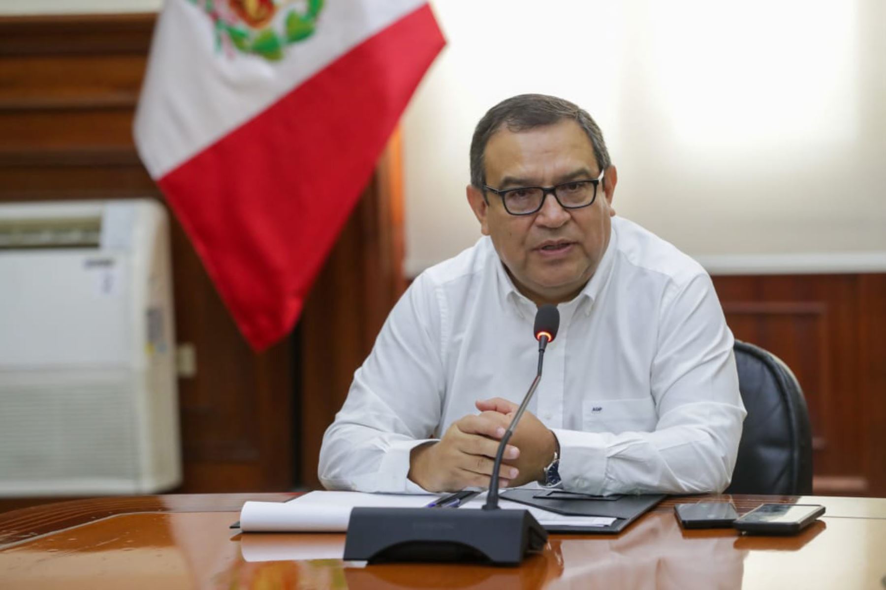 Peru's PM meets with head of Authority for Reconstruction with Changes