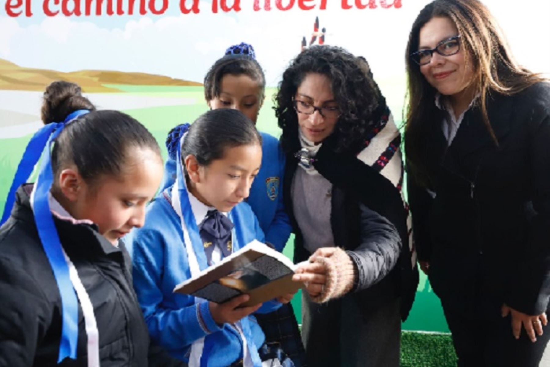 La ministra de Cultura visitó el Obelisco “Monumento a los Vencedores de Junín”, en el Santuario Histórico de Chacamarca, con el objetivo de anunciar el proyecto de inversión para la puesta en valor del referido sitio.