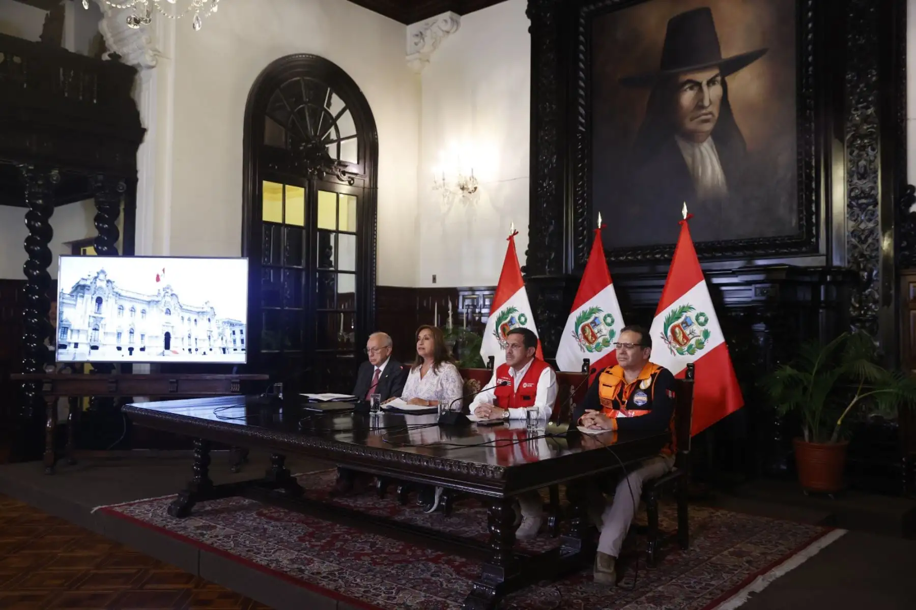 Presidenta Dina Boluarte, junto a ministros de Estado, informa sobre las acciones que desarrolla el Gobierno para la atención de la población afectada por las lluvias intensas en el país. Foto: ANDINA/Prensa Presidencia