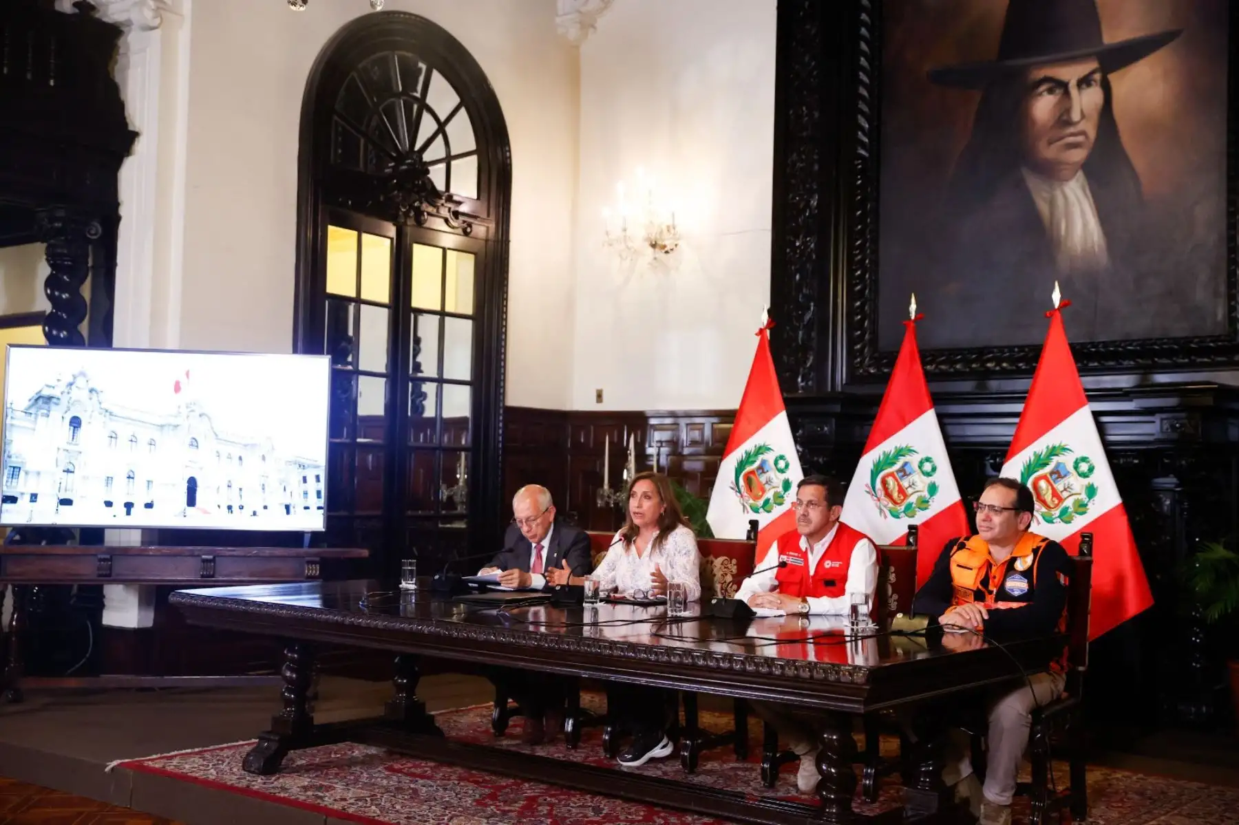 Presidenta Dina Boluarte, junto a ministros de Estado, informa sobre las acciones que desarrolla el Gobierno para la atención de la población afectada por las lluvias intensas en el país. Foto: ANDINA/Prensa Presidencia