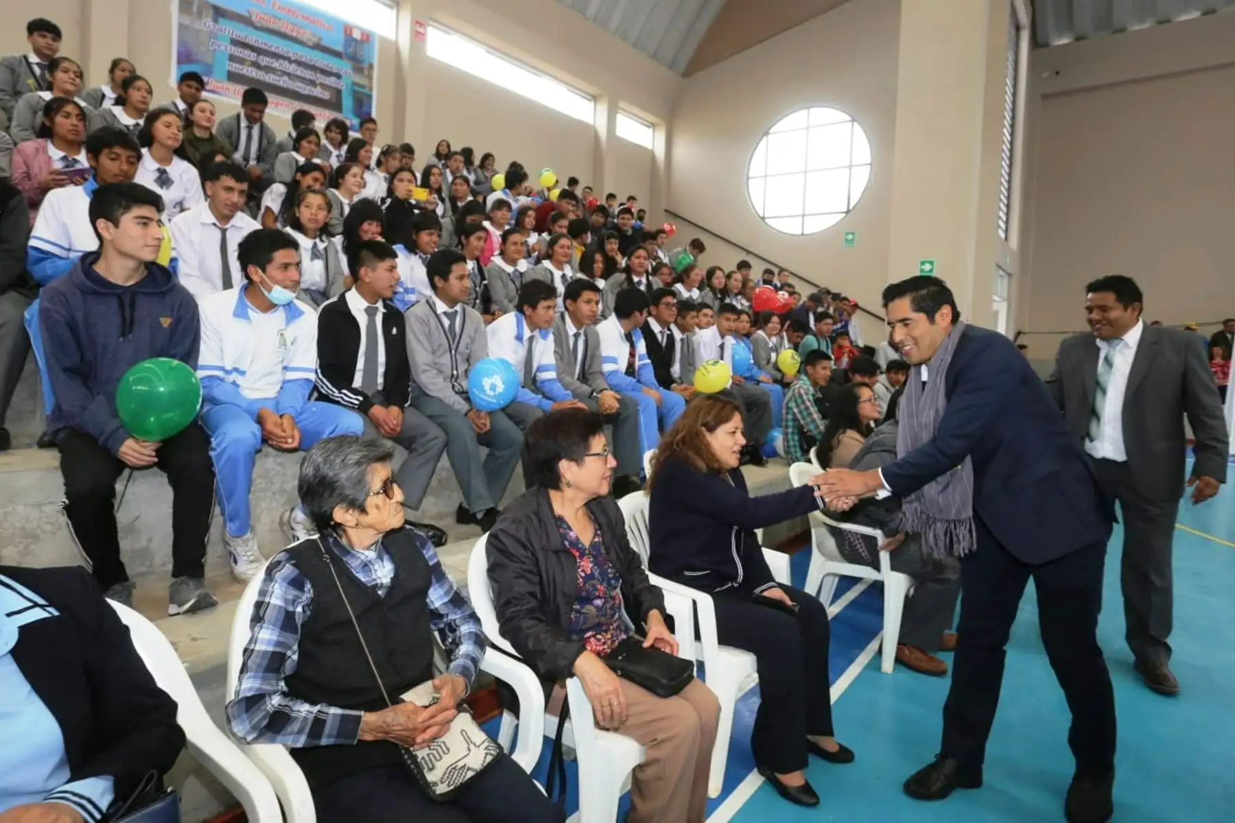 Estudiantes, docentes y padres de familia del colegio emblemático Juan Ugaz, en la provincia de Santa Cruz (Cajamarca), participaron en la ceremonia de inicio de año escolar 2023.