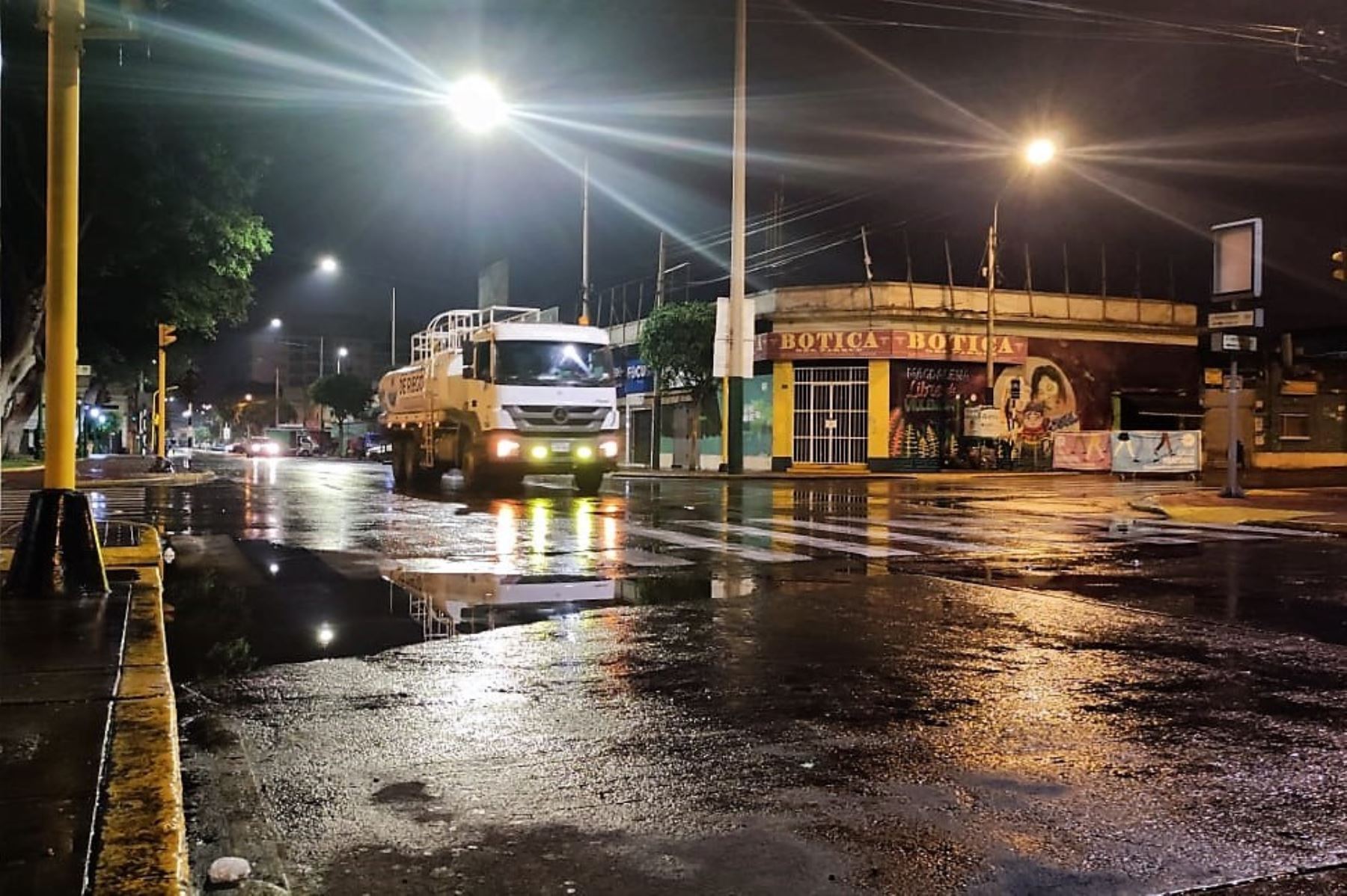 Tome sus precauciones! Lima amanece con lluvia en diversos sectores | Noticias | Agencia Peruana de Noticias Andina