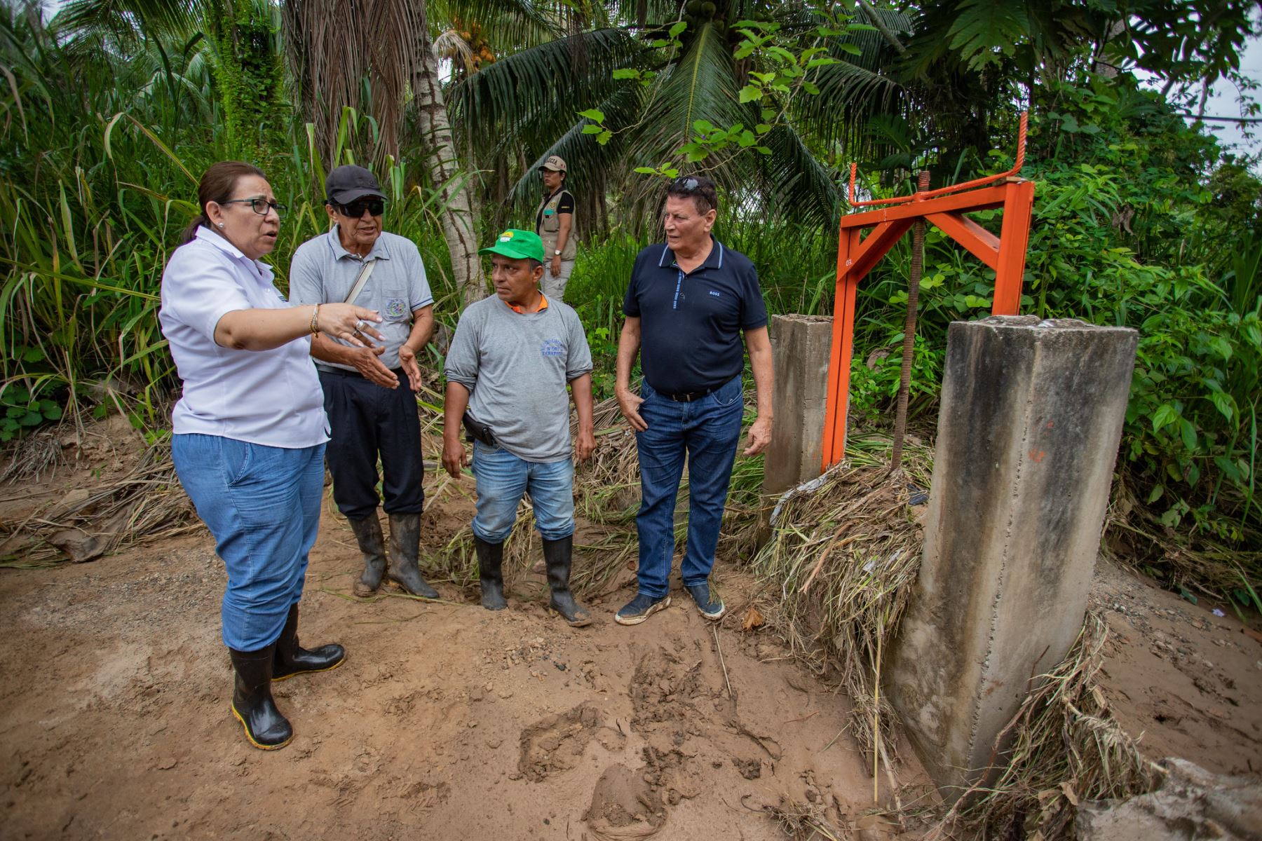 Ministra de Desarrollo Agrario y Riego, Nelly Paredes, coordina acciones para atender a agricultores afectados por las intensas lluvias en la región San Martín.ANDINA/Difusión