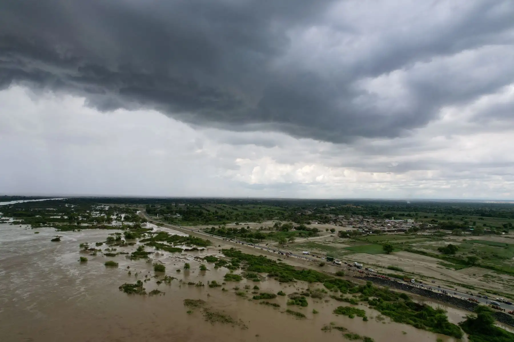 El Bajo Piura espera una creciente en el río, debido a las lluvias en la sierra de Piura y en Tambogrande.
Foto: ANDINA/Ricardo Cuba