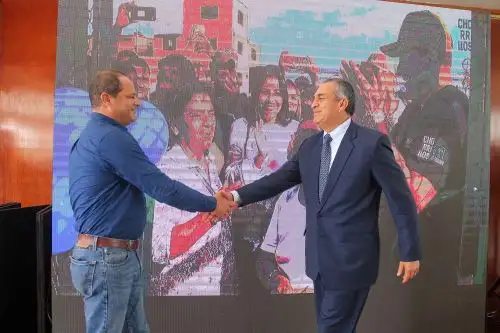 El ministro del Interior, Vicente Romero, y el alcalde de Chorrillos, Fernando Velasco, confirmaron la ejecución de acciones conjuntas entre la Policía Nacional del Perú (PNP) y el serenazgo local en la lucha contra la delincuencia en ese distrito. Foto: ANDINA/Difusión.