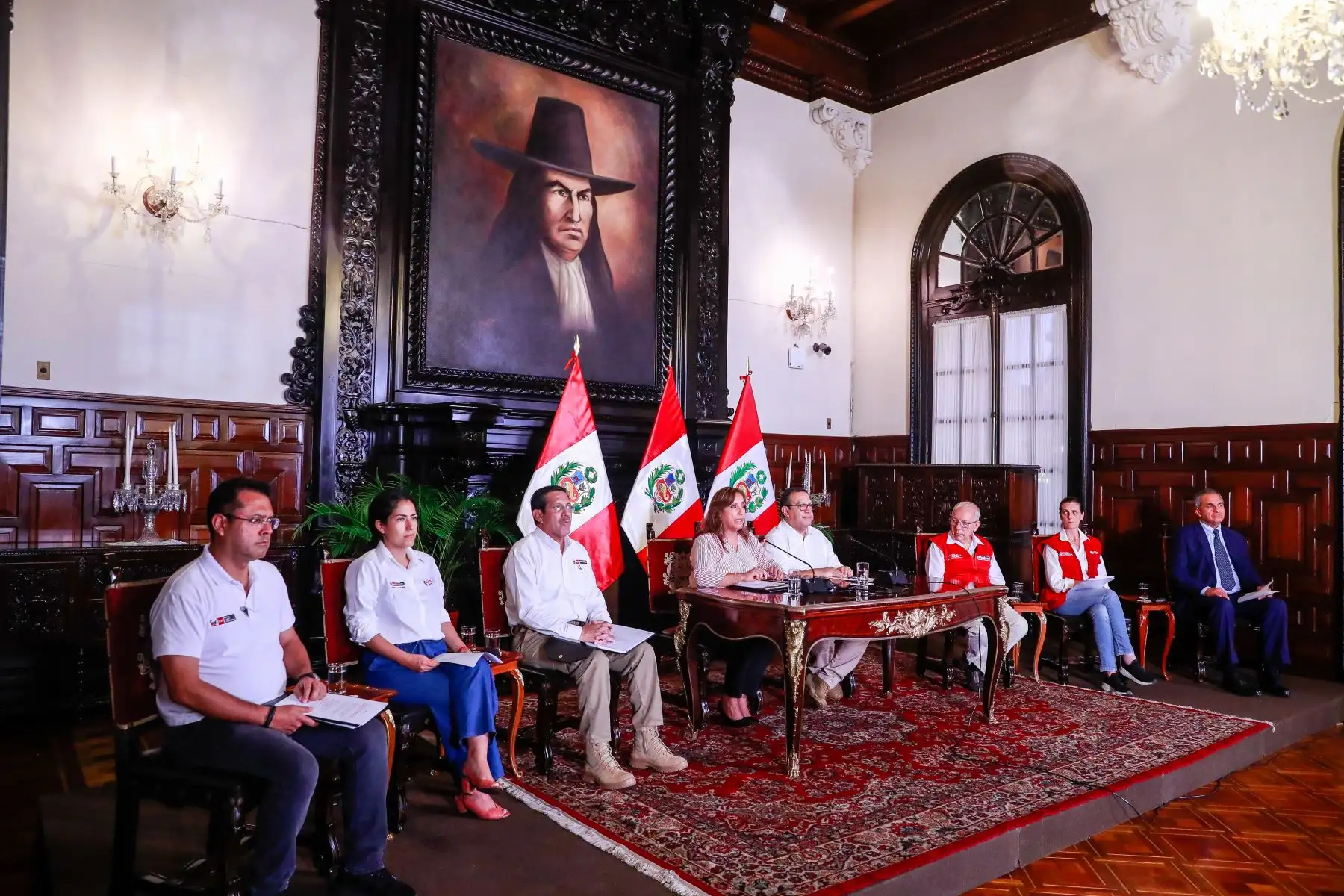 La presidenta Dina Boluarte, junto al jefe del Gabinete Ministerial y ministros de Estado, brindarón un pronunciamiento para anunciar las medidas para las próximas 24 horas para atender la alerta roja en la capital, frente a posibles inundaciones e incrementos de caudal en los ríos Rímac, Chillón y Lurín.
Foto:ANDINA/Presidencia Perú