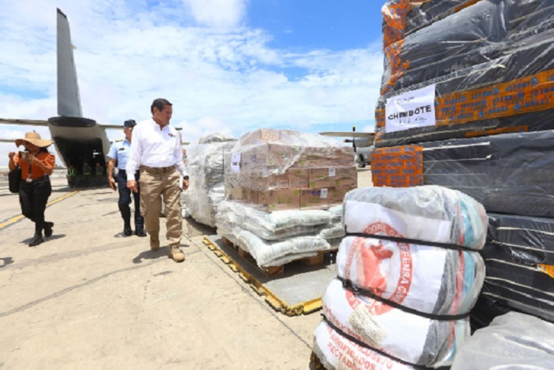 Mañana se continuará trasladando otras 30 toneladas para las regiones del norte, adelantó el ministro Jorge Chávez.