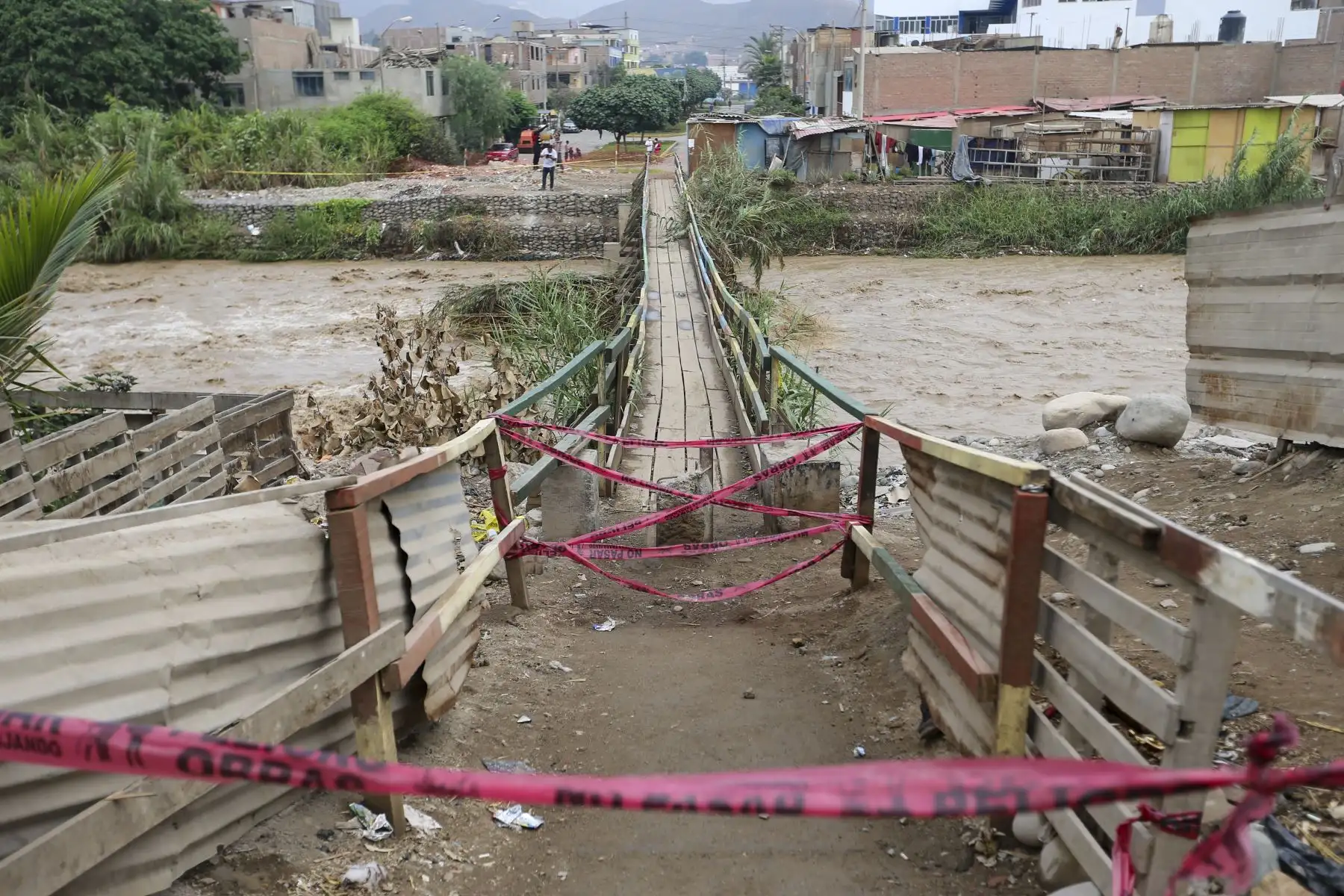 Puente Malecón del río Chillón, en el distrito de de Comas ha sido clausurado. Foto: ANDINA/Tatiana Gamarra