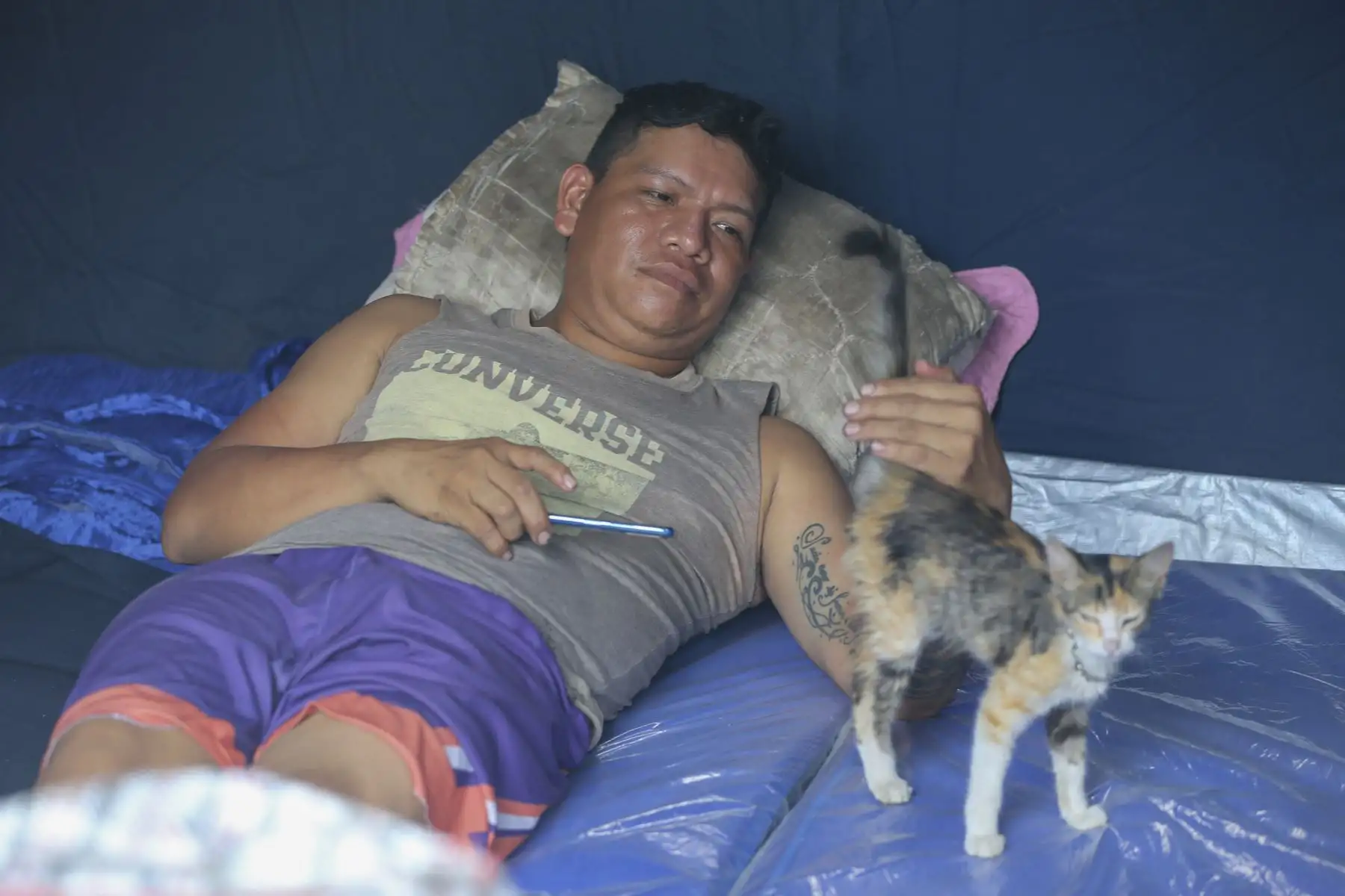 Damnificados del AAHH Las Esperanzas reciben ayuda de Defensa Civil y la Municipalidad de Comas. Se ha reubicado a los damnificados en la Urbanización Alameda del Pinar. Foto: ANDINA/Tatiana Gamarra