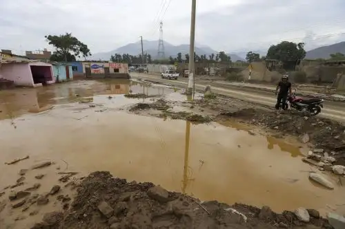 Desborde de la quebrada Río Seco, en el distrito limeño de Carabayllo. Foto: ANDINA/Archivo/Tatiana Gamarra