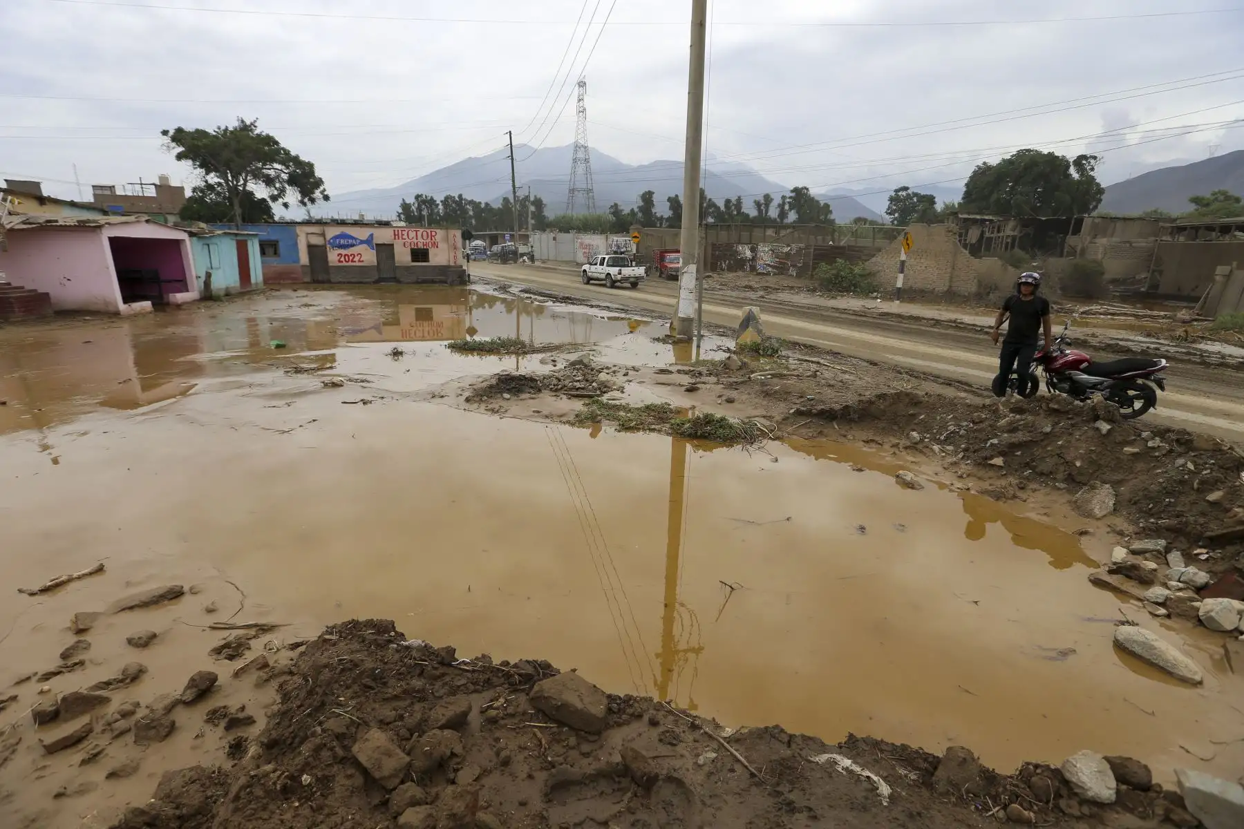 Desborde de la quebrada Río Seco afecta a pobladores de la Hacienda Caballero en Carabayllo.
Foto: ANDINA/Tatiana Gamarra