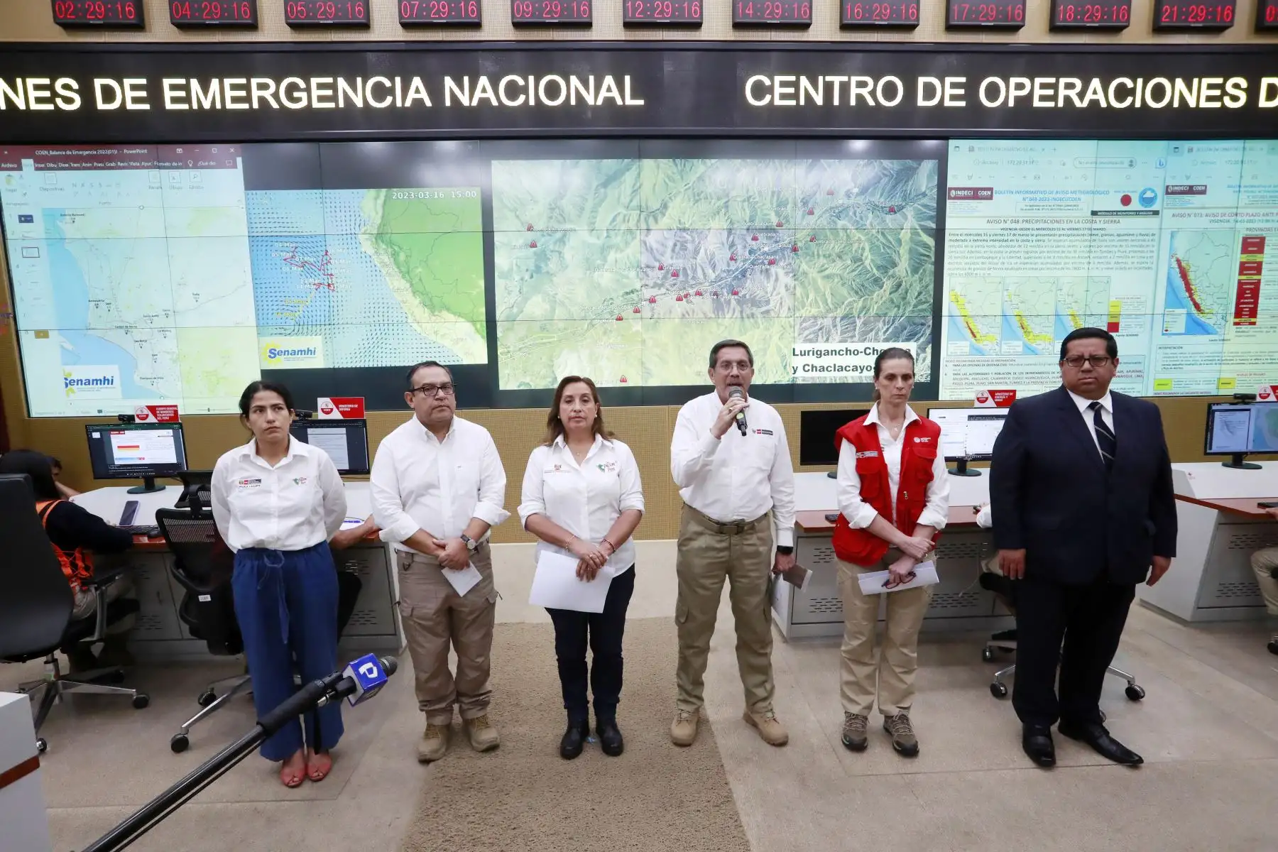 Mandataria Dina Boluarte junto a ministros de Estado, brindan declaraciones a la prensa, tras el Consejo de Ministros. Foto: AN DINA/ Prensa Presidencia