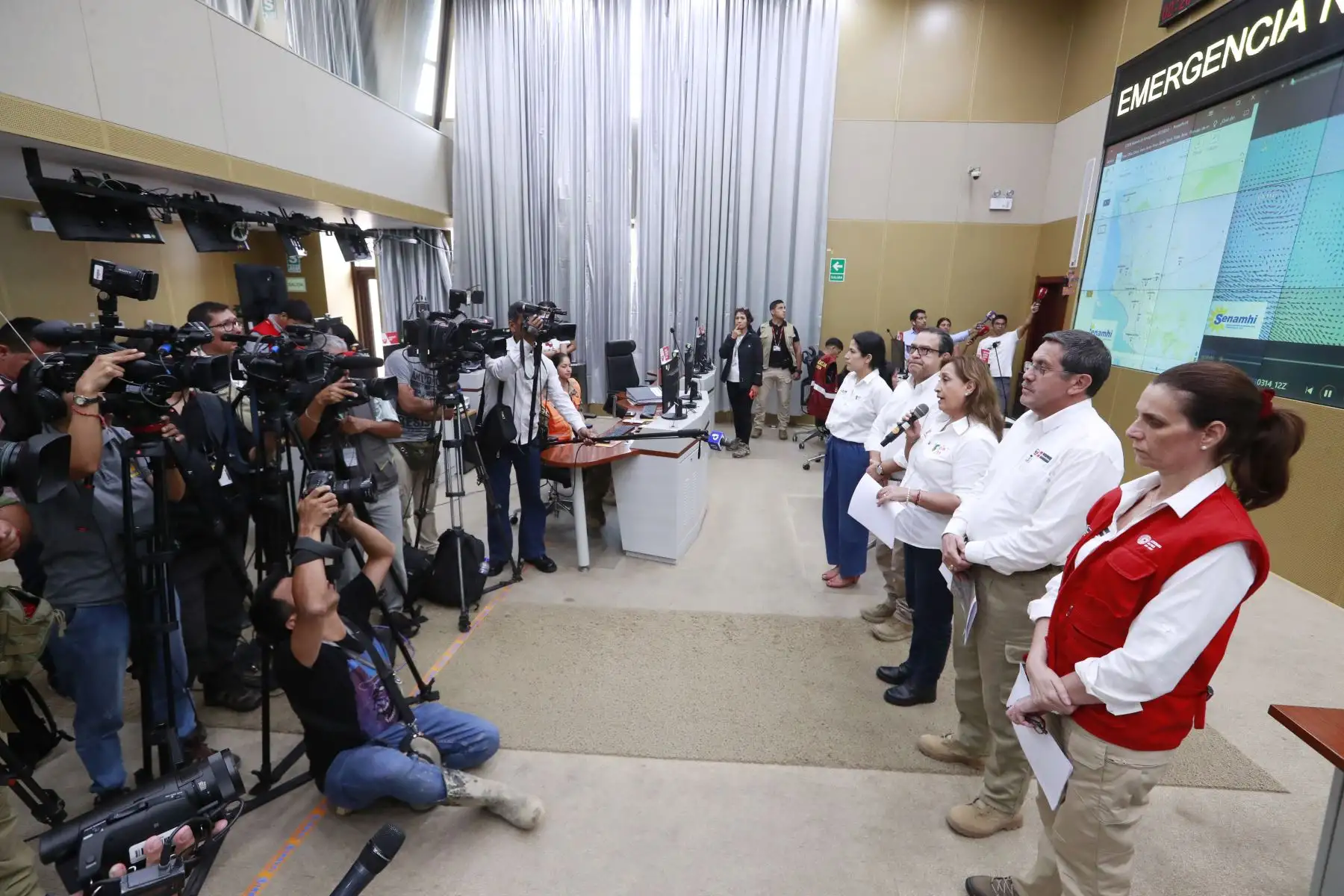 Mandataria Dina Boluarte junto a ministros de Estado, brindan declaraciones a la prensa, tras el Consejo de Ministros. Foto: ANDINA/ Prensa Presidencia