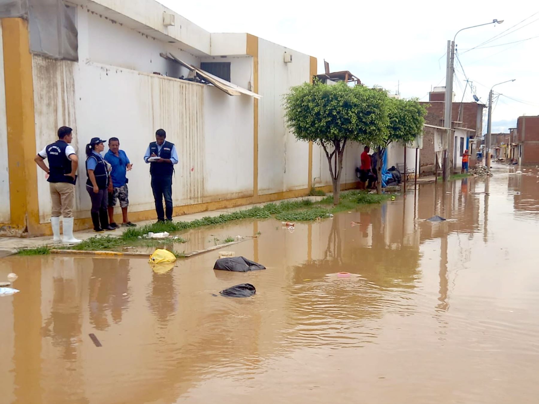 Cerca de 900 establecimientos de salud resultaron afectados por las lluvias intensas que se registran en diversas regiones del país, pero la mayoría de ellos mantiene su operatividad. ANDINA/Difusión