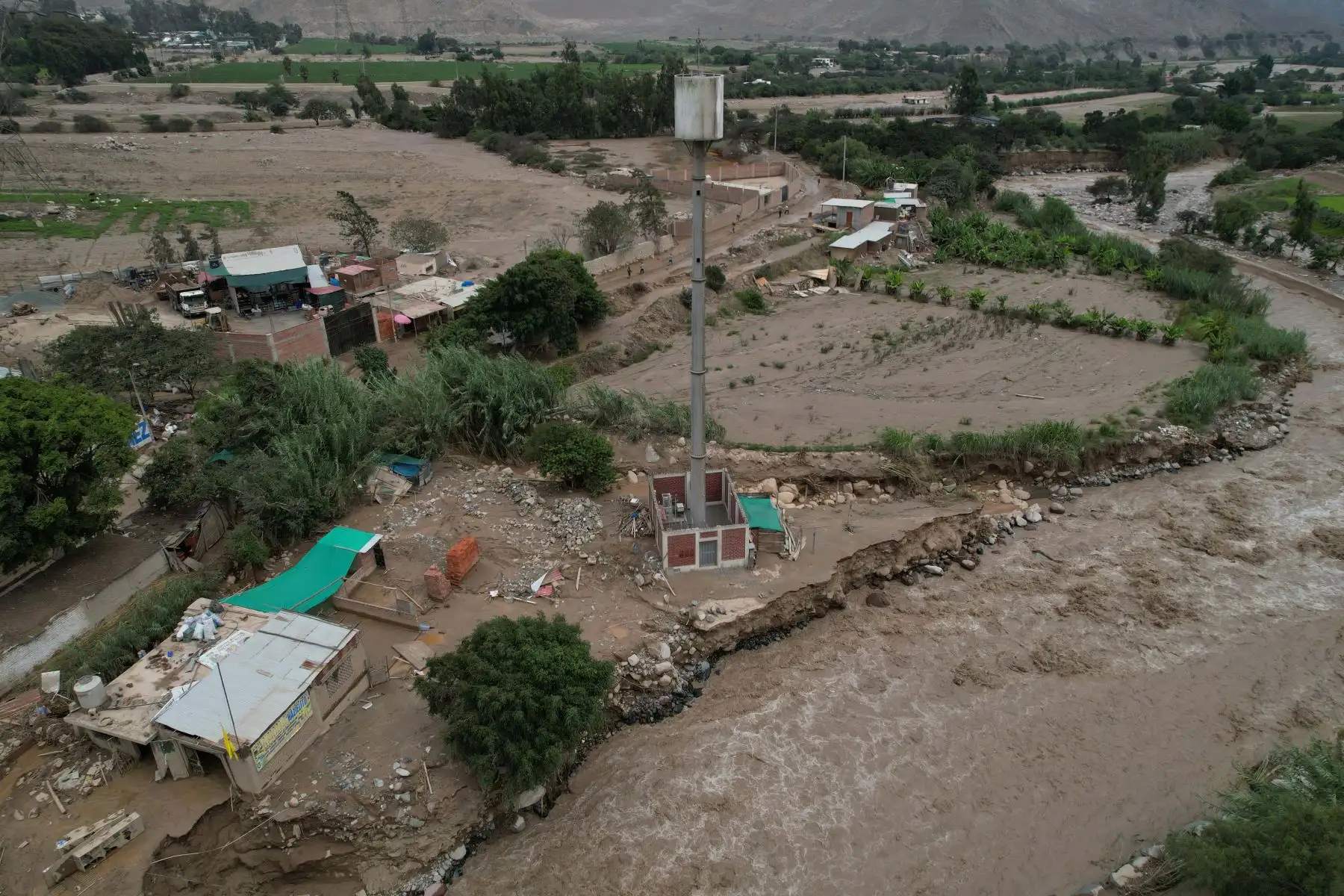 Activación de Quebrada en Pachacamac, afecta las laderas del Puente Manchay en el Sector Tambo Inga entre Pachacamac y Cieneguilla,  dejando más de 200 personas damnificadas. Foto: ANDINA/ Braian  Reyna