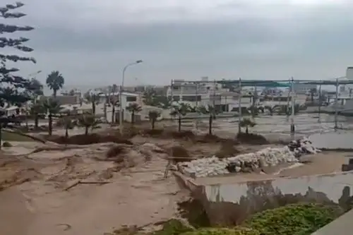 Un nuevo huaico se registra esta tarde en Punta Hermosa. Foto: ANDINA/capturaTV