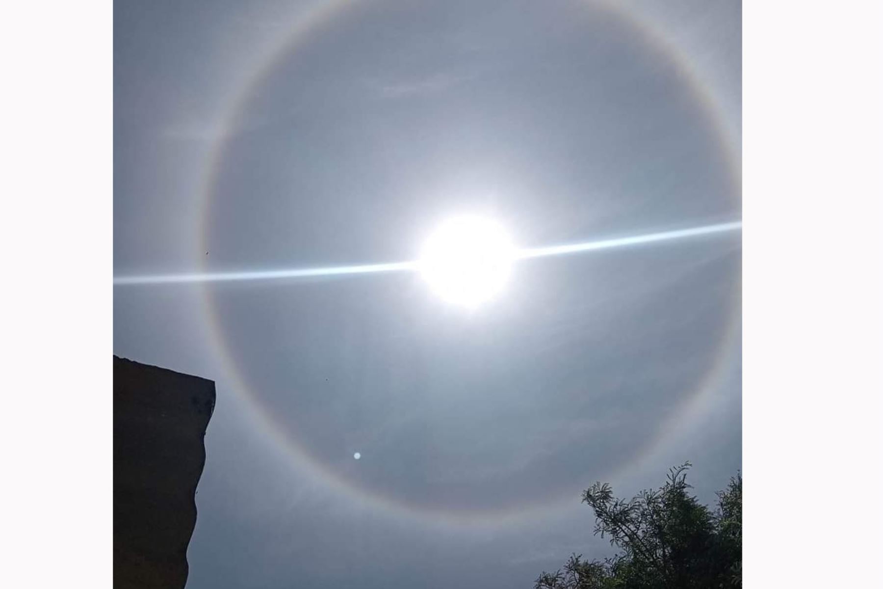 Este halo solar se pudo observar en Chiclayo y en algunos distritos; se debió a las intensas lluvias. Foto: ANDINA/Cortesía Silvia Depaz