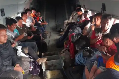 La operación se inició con el rescate de las primeras 70 personas de Pataz, en especial, ancianos, niños y mujeres. Foto: ANDINA/Difusión