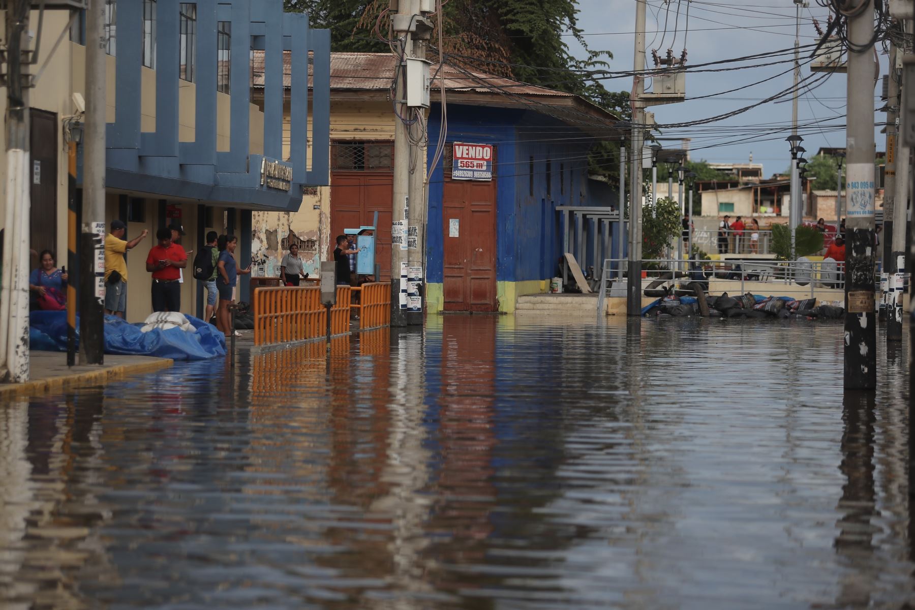 Un total de 116 establecimientos de salud del primer nivel de atención, de un total de 436, fueron afectados en su infraestructura por las torrenciales lluvias en el departamento de Piura, informó hoy la ministra de Salud, Rosa Gutiérrez. Foto: ANDINA/Ricardo Cuba.