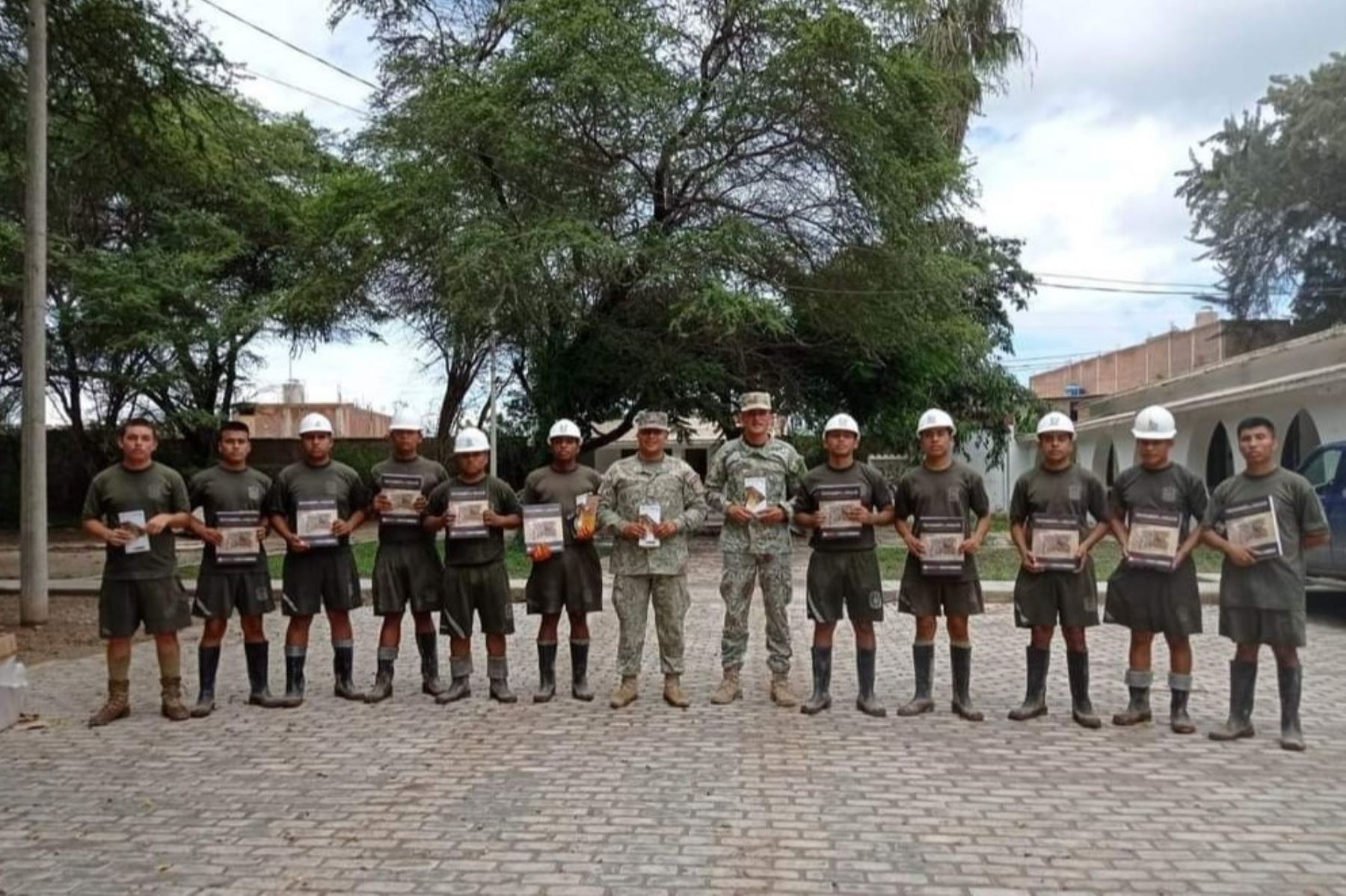 Con apoyo de soldados, el patrimonio arqueológico del Museo Tumbas Reales de Sipán se puso a buen recaudo.