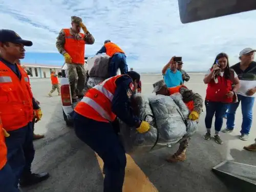 Más de 2.3 toneladas de ayuda humanitaria trasladó el Ministerio de Defensa a Áncash para atender a las poblaciones afectadas por las lluvias intensas y desborde de ríos. ANDINA/Difusión