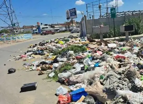 Las lluvias intensas, huaicos y desborde de ríos generaron un problema adicional en las zonas afectadas por estos eventos naturales: la acumulación de residuos sólidos, que genera, además, contaminación ambiental. ANDINA/Difusión