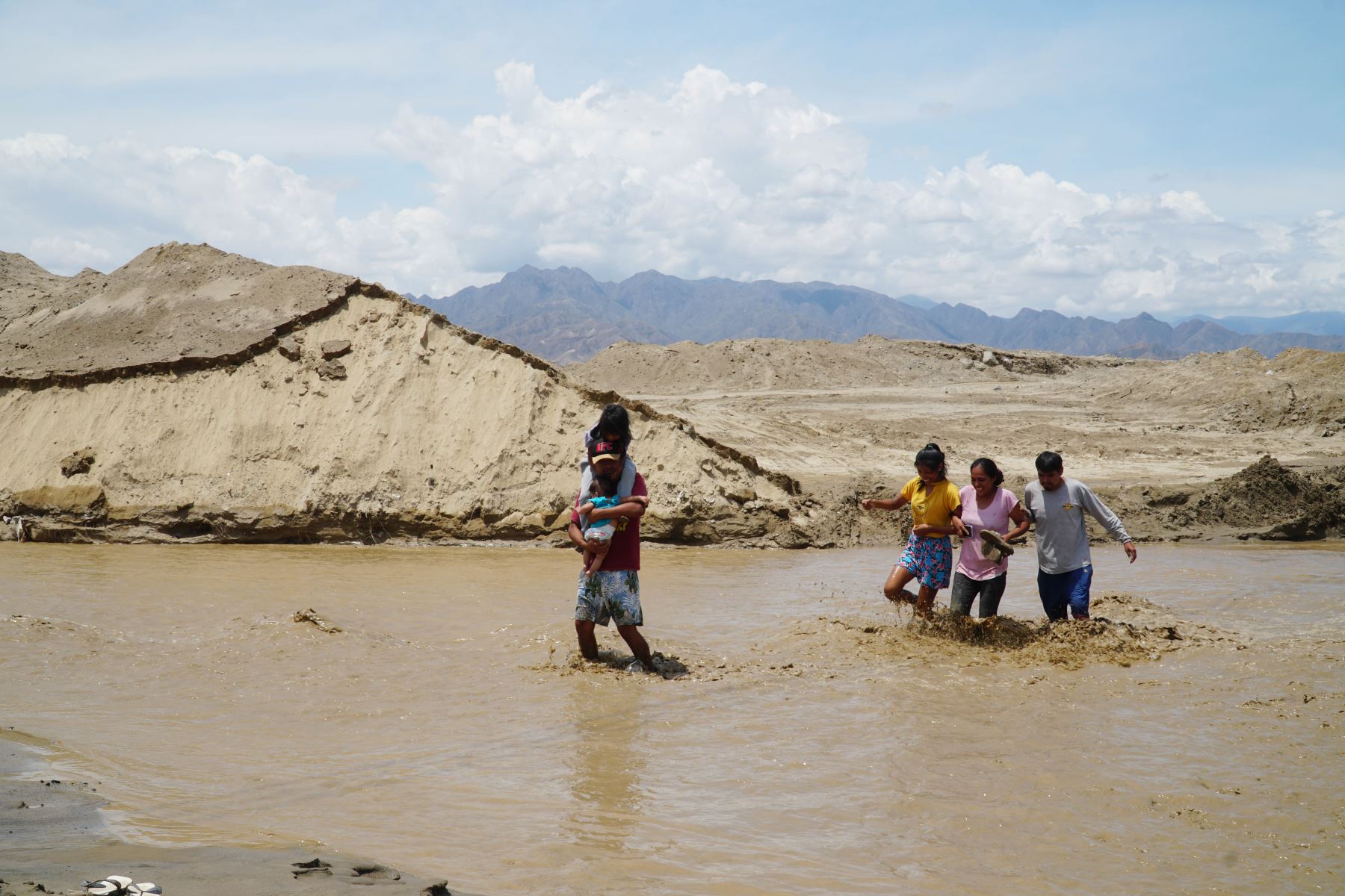 Más de 4,000 pobladores resultaron afectados por las lluvias intensas, huaicos y desborde de ríos reportados en diversas zonas de la región Ica. Foto: Genry Bautista