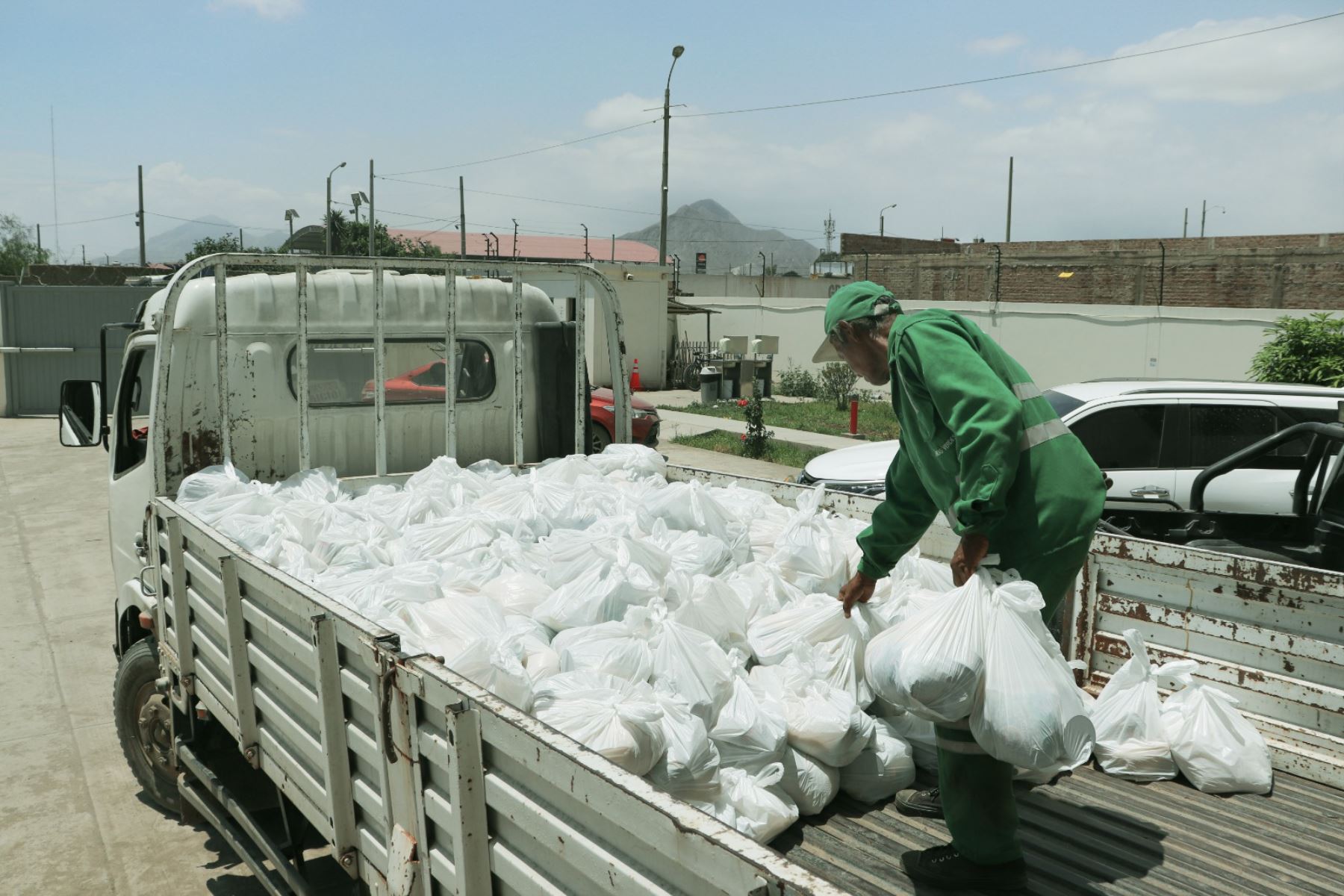 El Gore La Libertad inició la distribución de ayuda humanitaria para los damnificados de las provincias liberteñas. Foto: ANDINA/Difusión