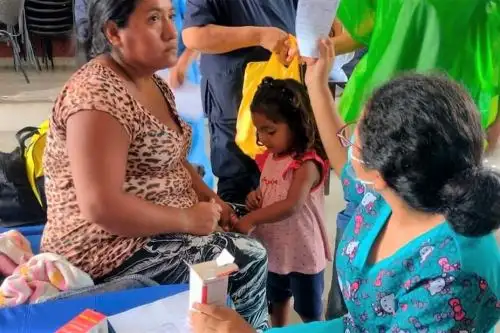Personas afectadas por las lluvias intensas y los desbordes reciben atención en albergues temporales en el distrito de Pacora, Lambayeque. Foto: ANDINA/Difusión