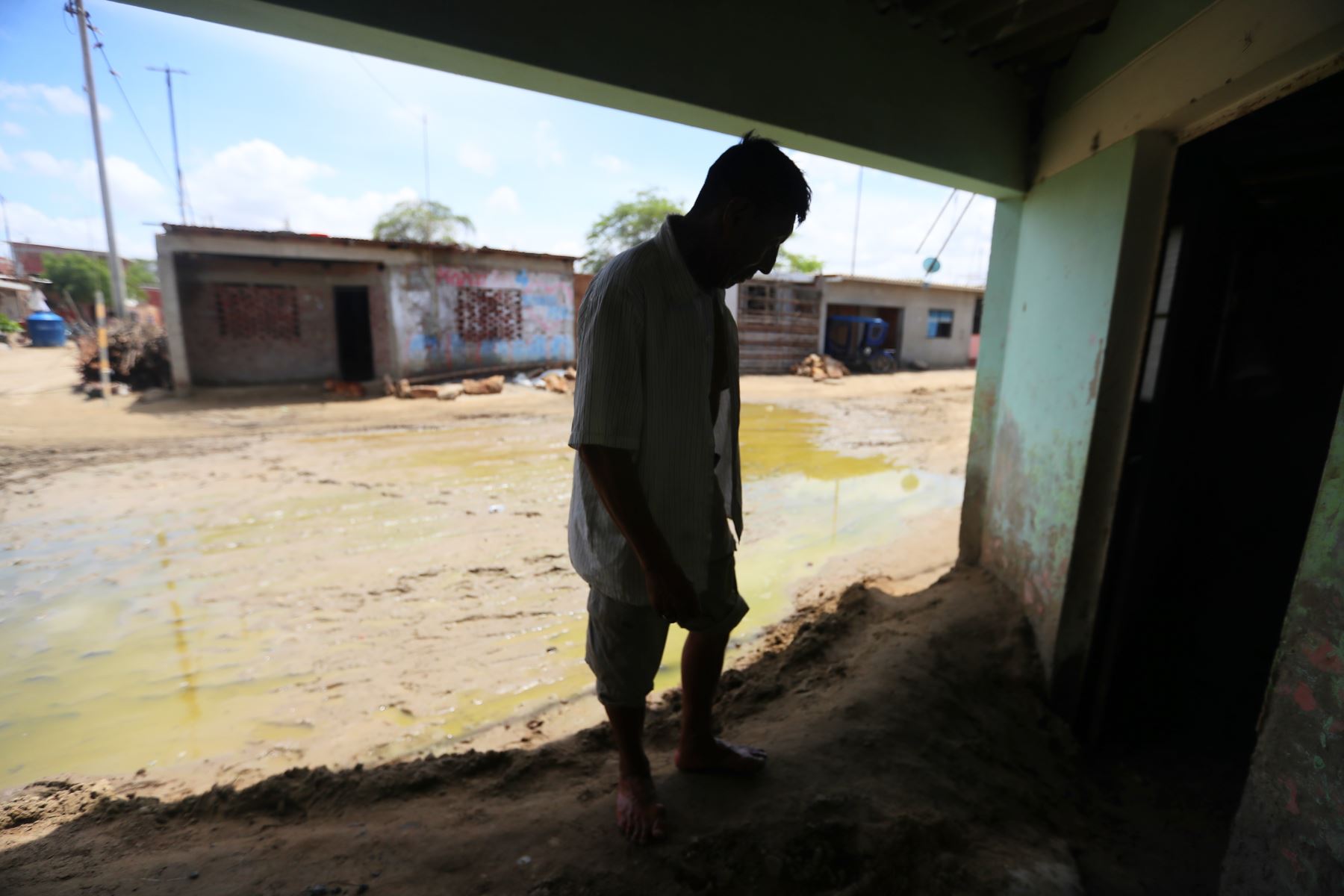 El Centro Poblado Pedregal Chico de Piura que fue afectado por el niño costero en el 2017 vuelve a ser víctima de las lluvias por el ciclón Yaku, dejando viviendas y calles llenas de lodo y con agua estancada.

Foto: ANDINA/Ricardo Cuba