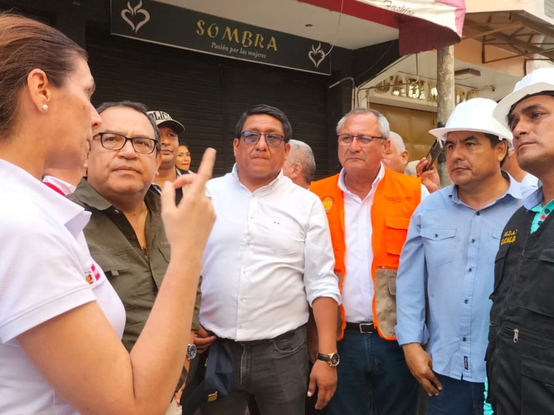El presidente del Consejo de Ministros, Alberto Otárola, arribó a la región Tumbes con la finalidad de evaluar los daños ocasionados por el sismo que se registró en esta región. Foto: ANDINA