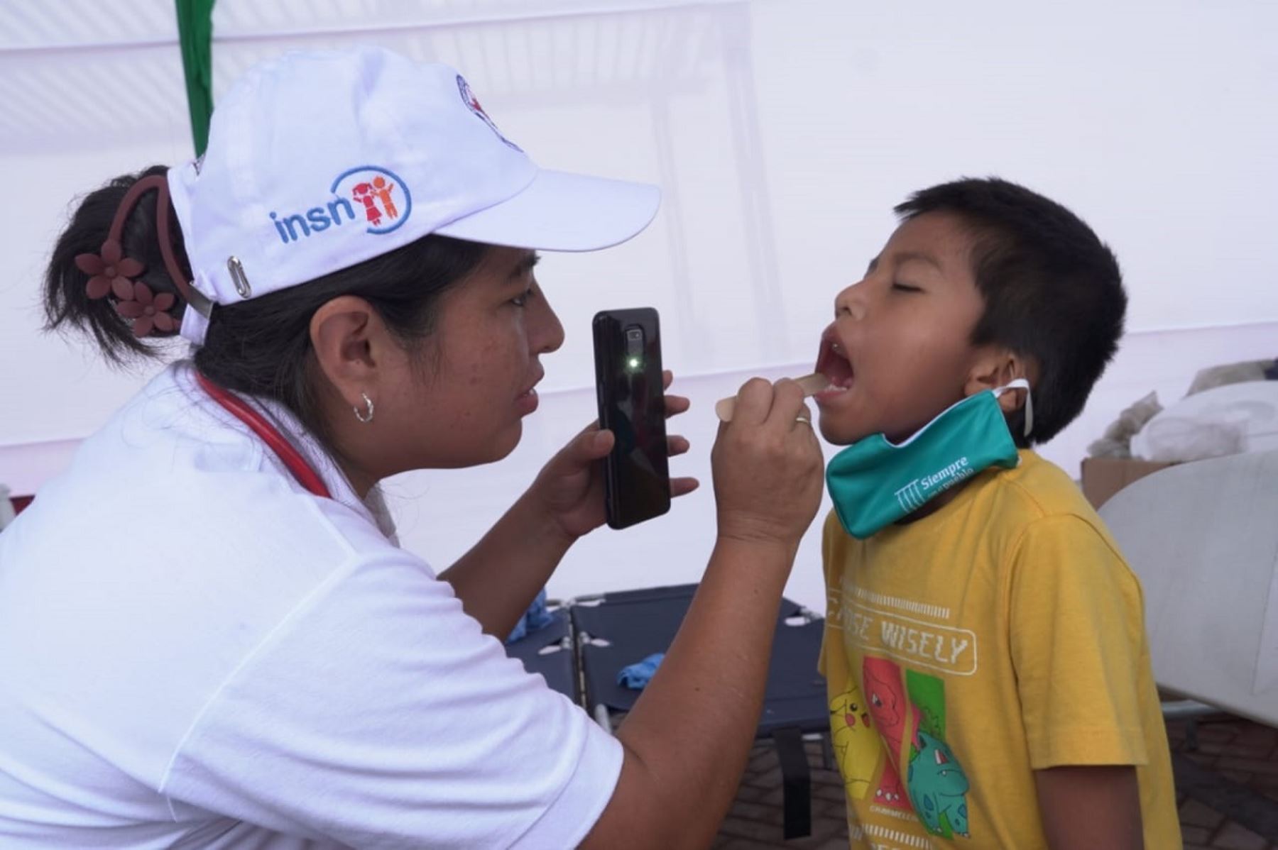 Ministerio de Salud atendió a más de 120 niños afectados por huaicos en Cieneguilla.