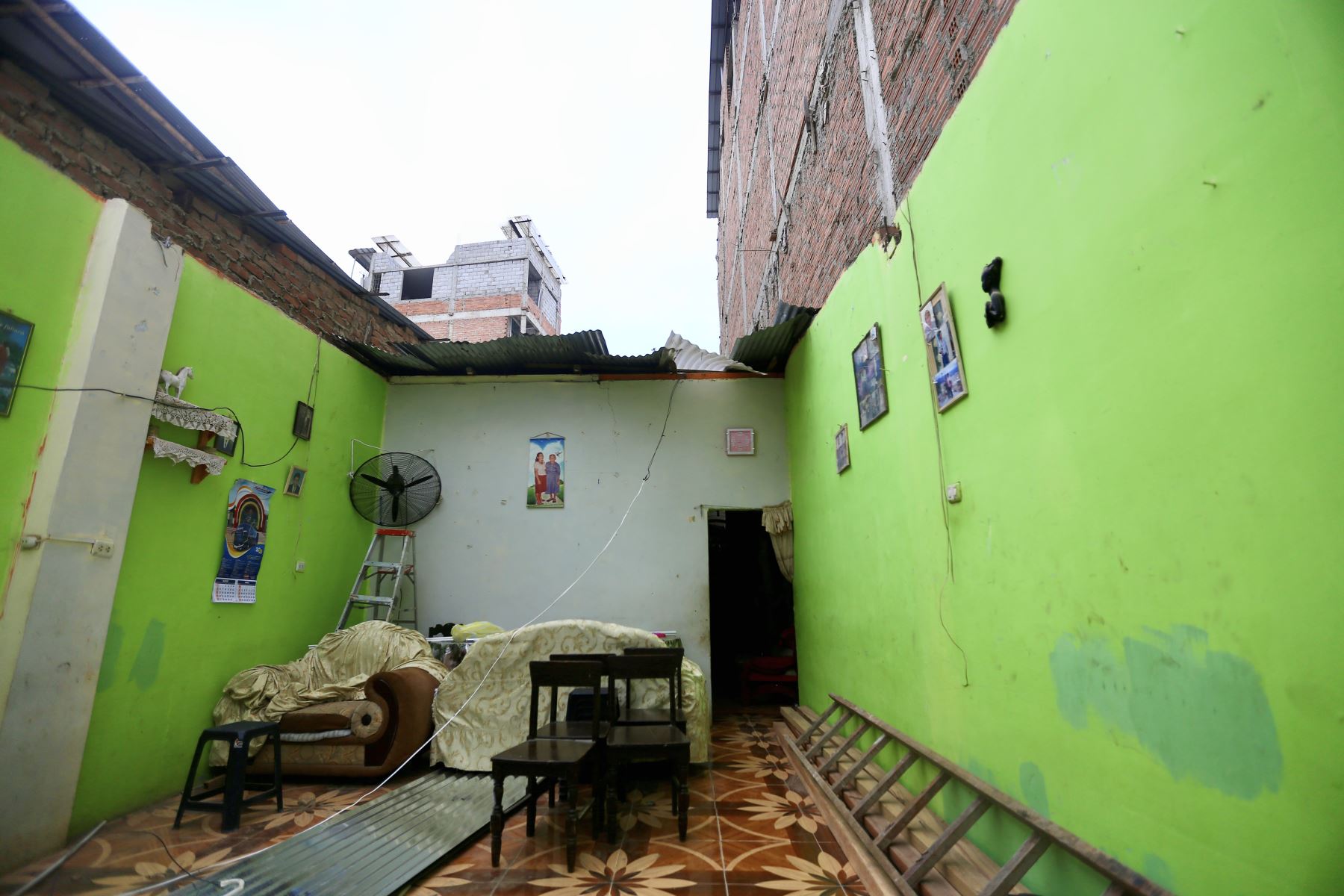 Sismo de magnitud 6.7 registrado en Tumbes dejo daños materiales, viviendas colapsadas, damnificados y una niña fallecida. Foto: ANDINA/Ricardo Cuba