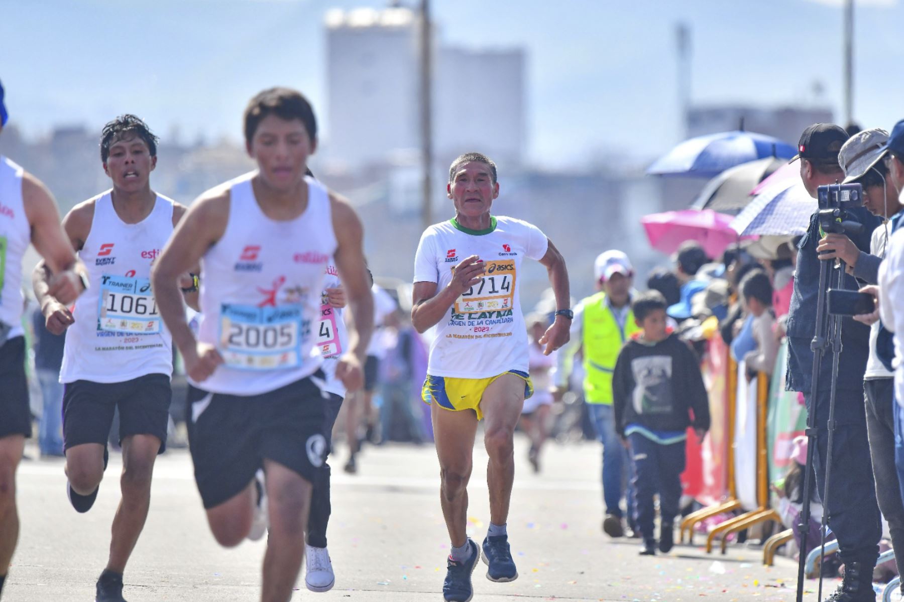 La competencia comenzó a las 08:00 horas en el distrito de Cayma con los recorridos de 42 km, 21 km, 10 km y 5 km en 18 categorías de 10 años de edad a más de 80 años.
Foto: ANDINA/ Cortesía Diego Ramos