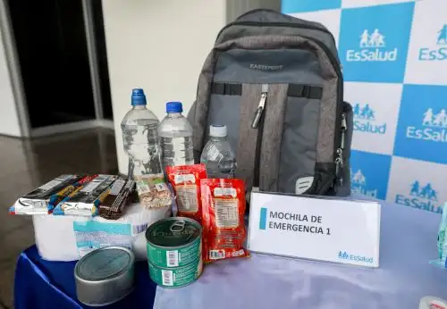 EsSalud enseña cómo prpeparar la mochilas de emergencia para posibles huaicos o inundaciones