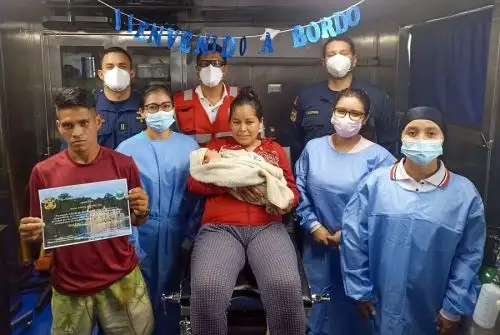 Martha Gómez y Wendy Sotero, son el mejor ejemplo de que los milagros de la vida, de vez en cuando, se dan por partida doble. Ambas mujeres fueron atendidas de emergencia para dar a luz, en un ambiente cálido y seguro, a bordo de la PIAS Yavarí, en la comunidad nativa Flor de Limonero, en la provincia loretana de Mariscal Ramón Castilla.