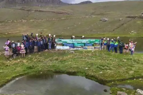 En medio de la expectativa de los productores beneficiados y las autoridades locales de los distritos de San Pedro y de San Pablo de la provincia de Canchis, se inició la construcción de las 30 qochas que el Ministerio de Desarrollo Agrario y Riego ha proyectado en la región Cusco, con una inversión de 5 millones 283, 072 soles, como parte de la estrategia de siembra y cosecha de agua.