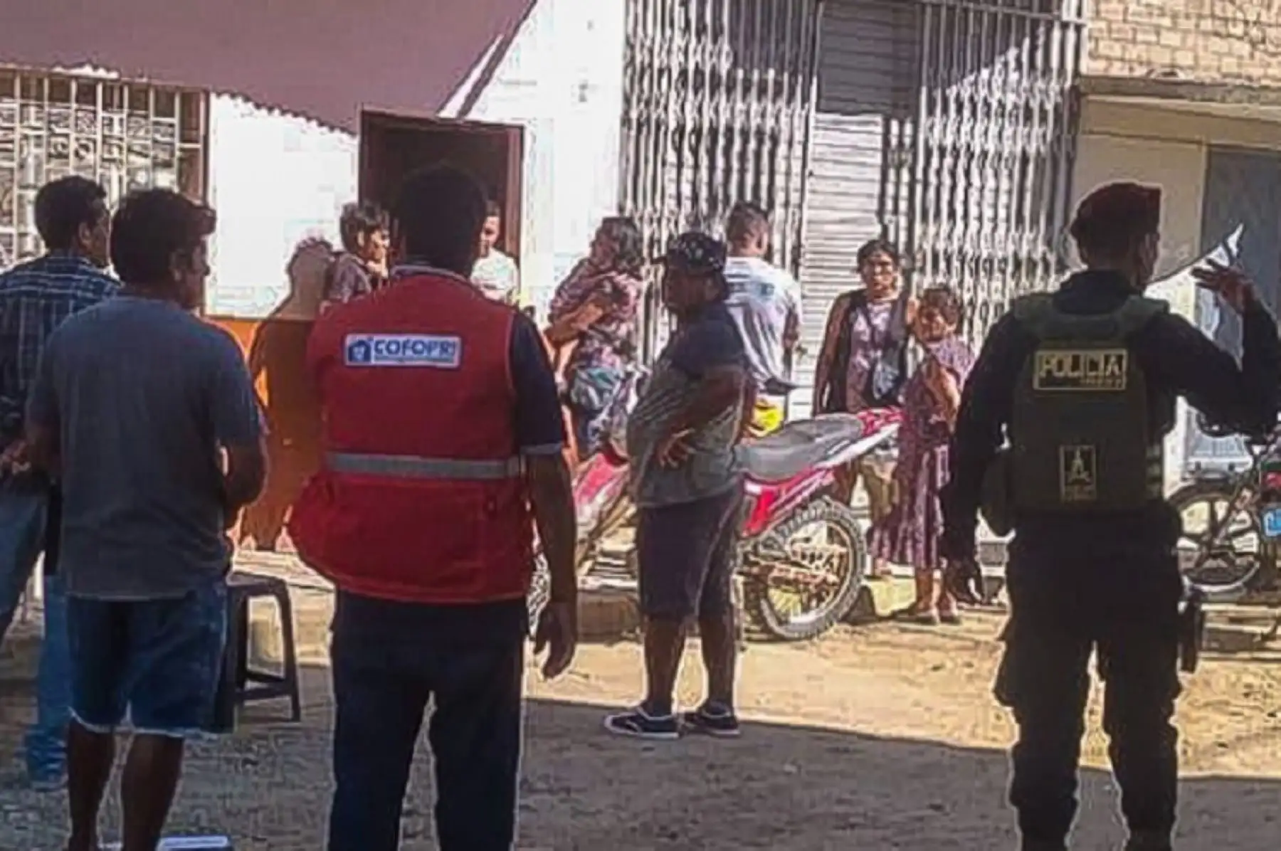 Brigadas del Organismo de Formalización de la Propiedad Informal (Cofopri), entidad adscrita al Ministerio de Vivienda, Construcción y Saneamiento, recorrieron los distritos de Tumbes, Aguas Verdes; Papayal y Zarumilla para recoger información preliminar de los sectores afectados por el fuerte sismo de magnitud 6.7 registrado el sábado último.
