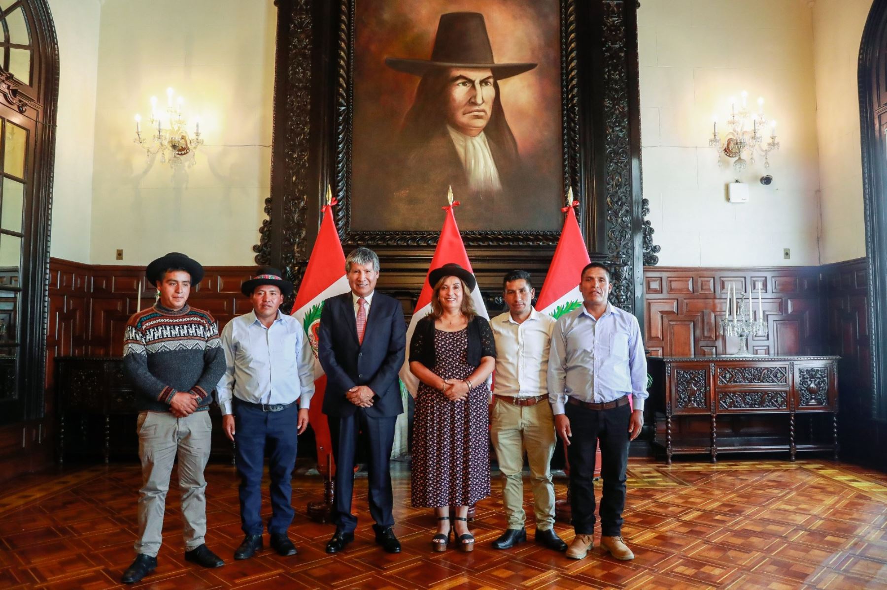 Presidenta de la república, Dina Boluarte, se reunió con gobernador regional de Ayacucho y alcaldes de la región. Foto: ANDINA/Prensa Presidencia