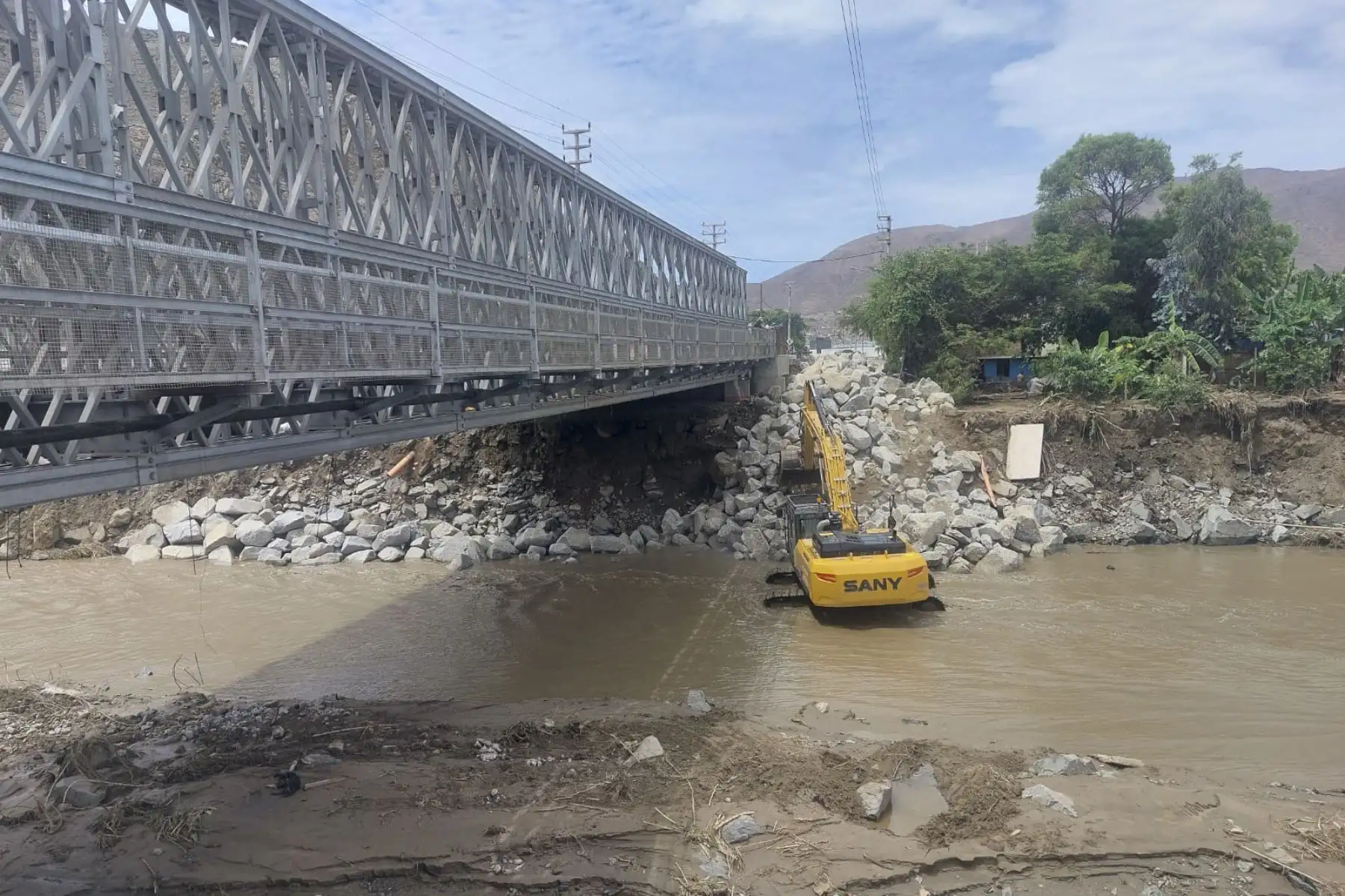Trabajo de limpieza del cauce de un río. ANDINA/Difusión