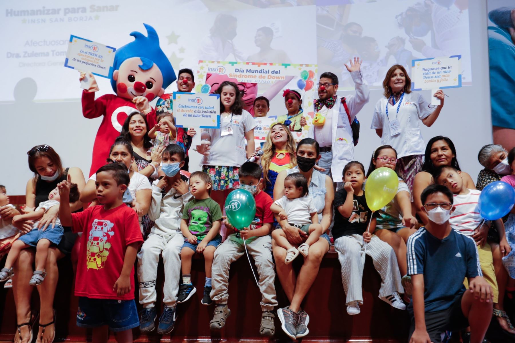 El INSN San Borja con apoyo de la Sociedad Peruana de Síndrome Down, realiza la V Jornada de Salud Integral gratuita a favor de 150 niños con síndrome Down, desde los 0 meses de vida hasta los 17 años. Foto: ANDINA/Daniel Bracamonte