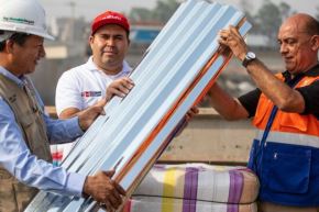 MVCS entrega materiales y herramientas para proteger viviendas en SJL y Chosica. Foto: ANDINA/Difusión.