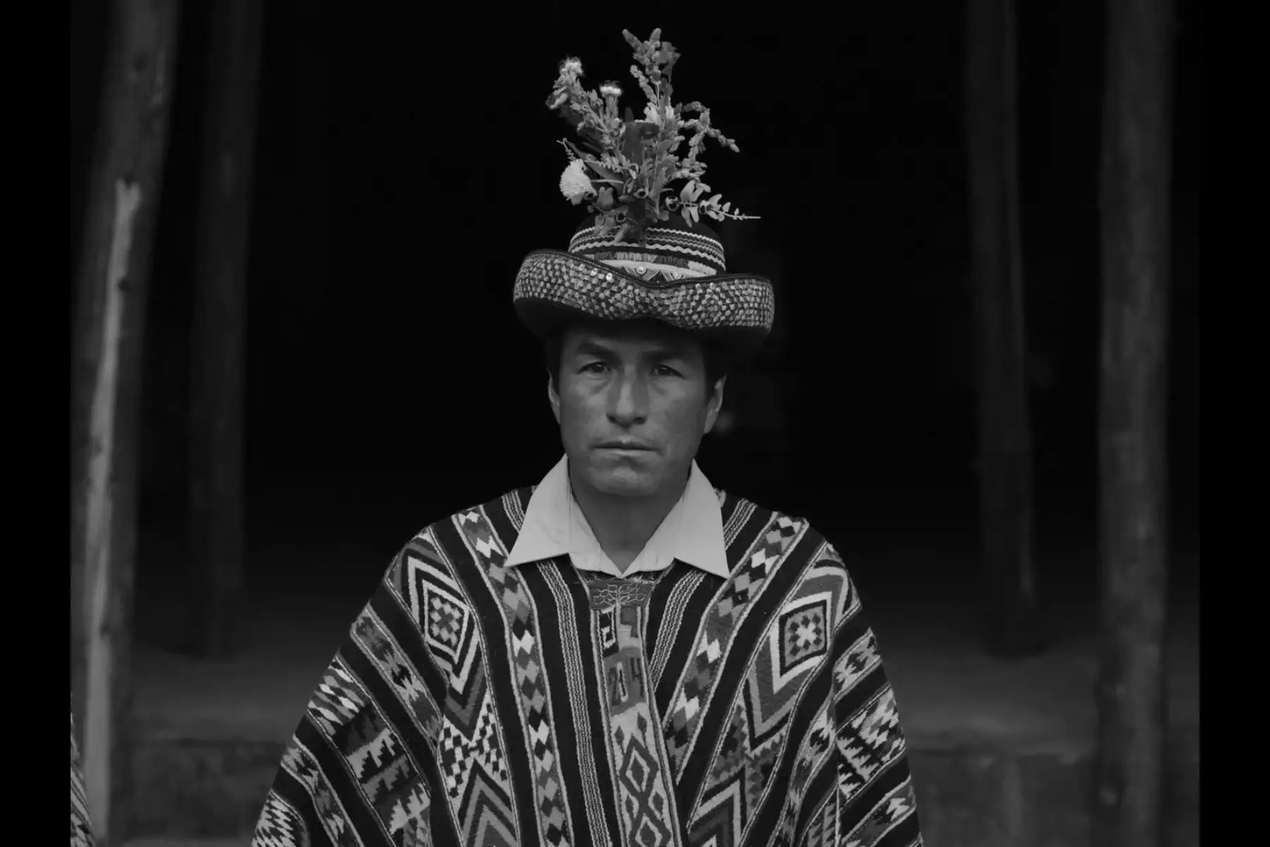 Actúan en la película el Maestro Pintor de Tablas de Sarhua Jorge Pomacanchari, y niños Gisela Yupa y CleinerYupa, que durante la filmación tenían 11 y 6 años respectivamente.
Foto: Cortesía producción Diógenes