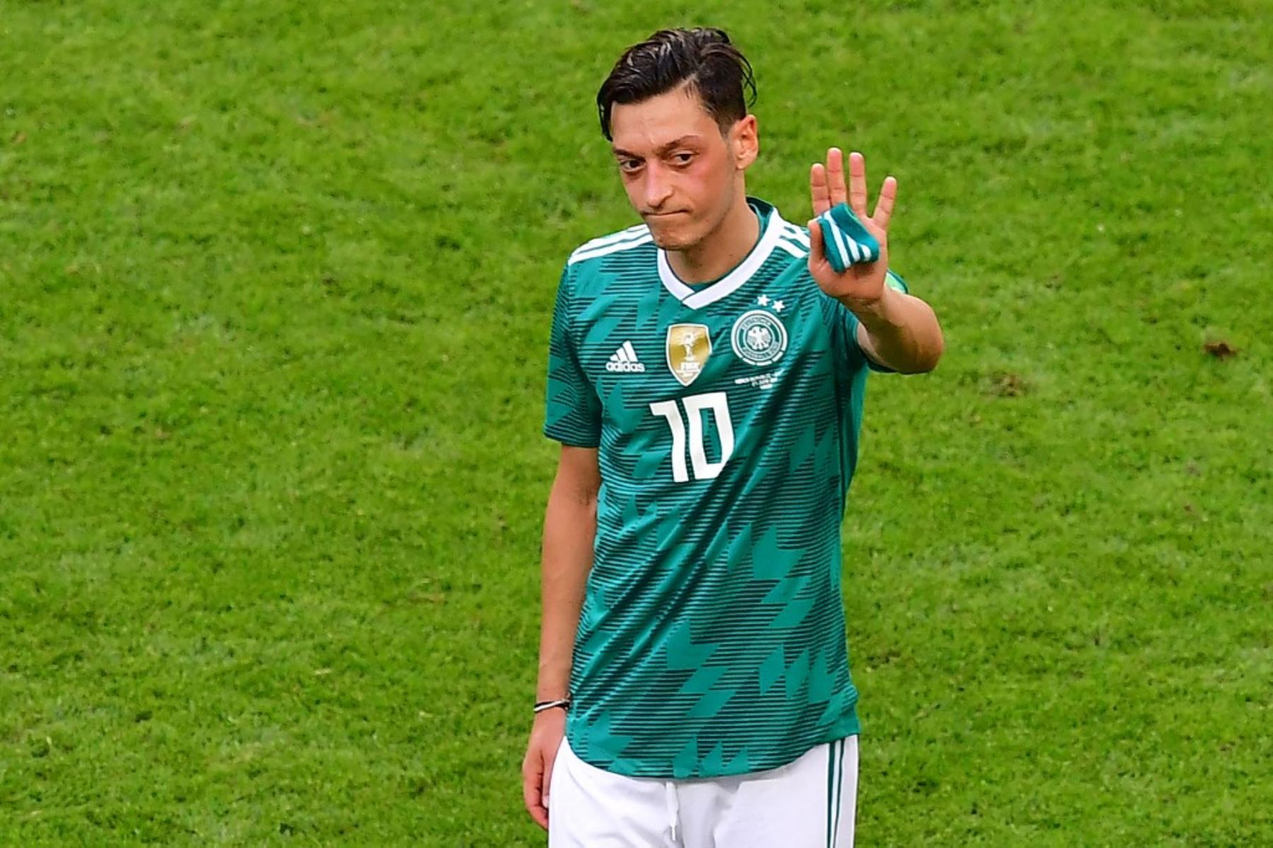 Mesul Özil le dice adiós definitivo al fútbol