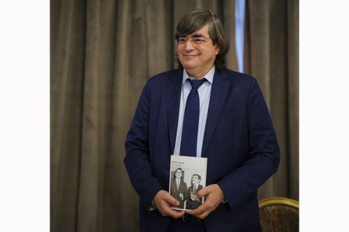 Jaime Bayly presentó en Madrid su novela “Los genios”